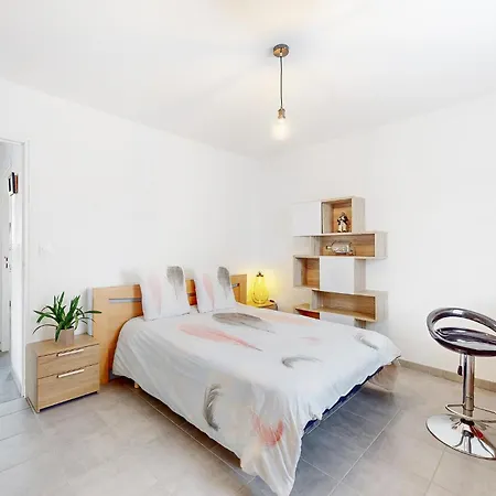 2 Bedroom Amazing In Holiday home